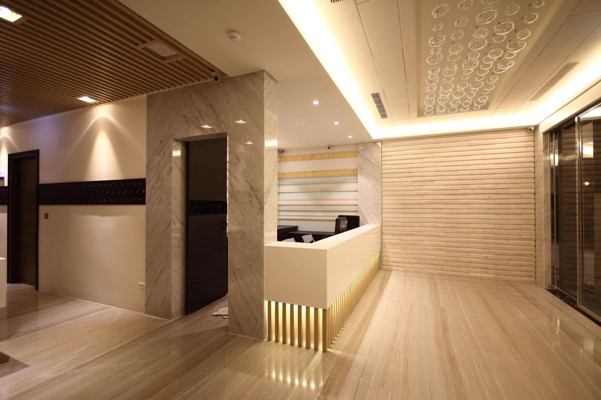 Leesing Hotel Kaohsiung Exteriör bild