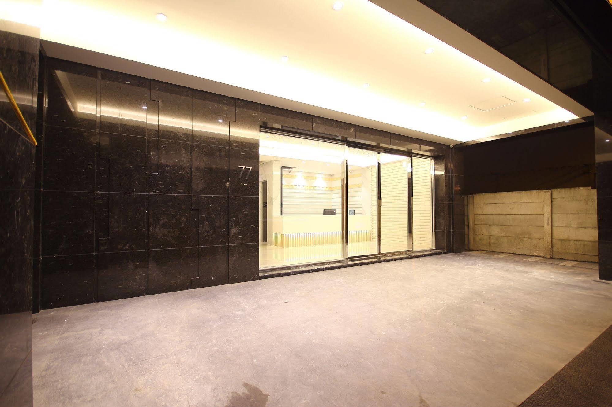 Leesing Hotel Kaohsiung Exteriör bild