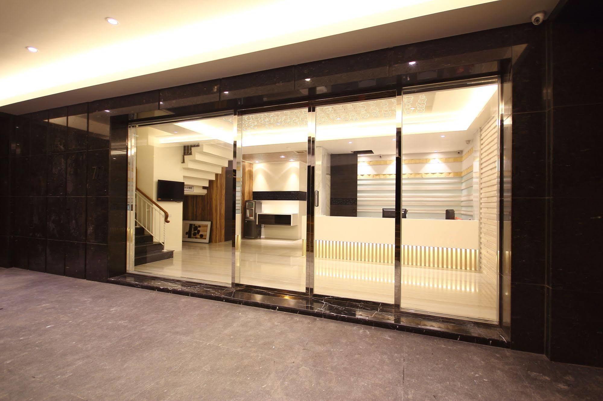 Leesing Hotel Kaohsiung Exteriör bild